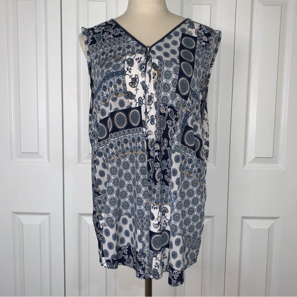 NAiF 2XL white/blue/tan patterned sleeveless top with front zipper